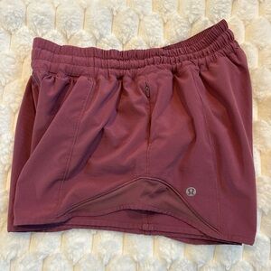 Lululemon Women’s Hotty Hot Low Rise Lined Shorts Size 4 Pink Mauve 4 in Inseam